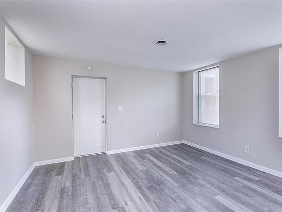 4th image of 2732 S Jefferson Ave