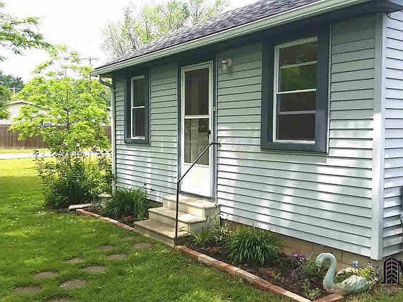 2nd image of 5643 Parkview St