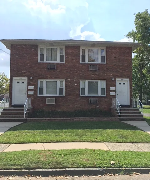 590 Maple Ave #1 — Photo 1