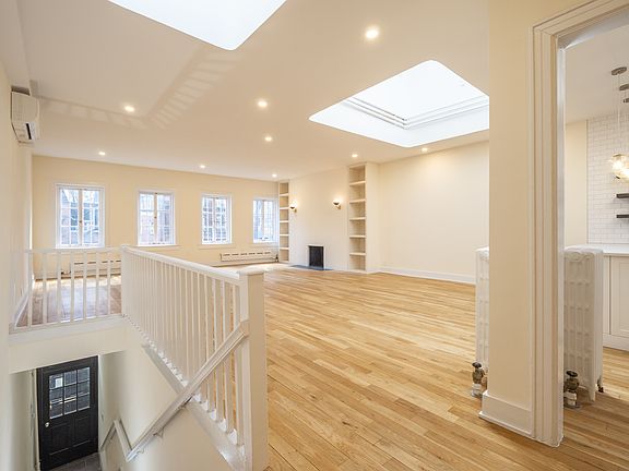 3rd image of 51 Christopher St #1