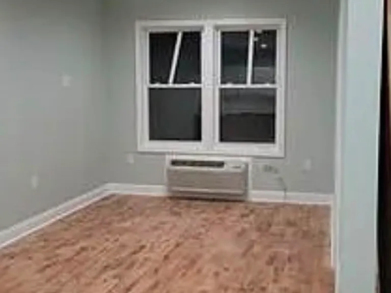 61 Linden Ave #9 — Photo 4