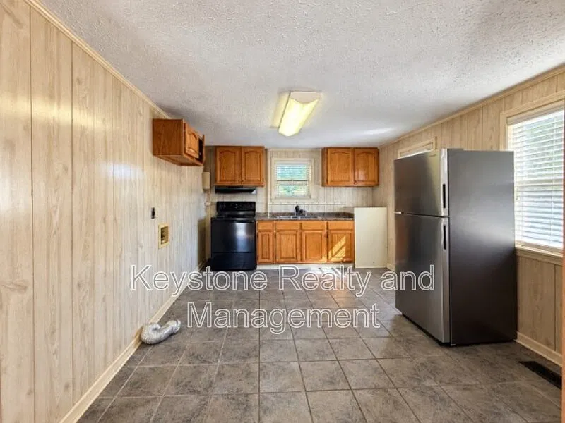 2 bed, 1.0 bath, 900 sqft, $825 — Photo 3