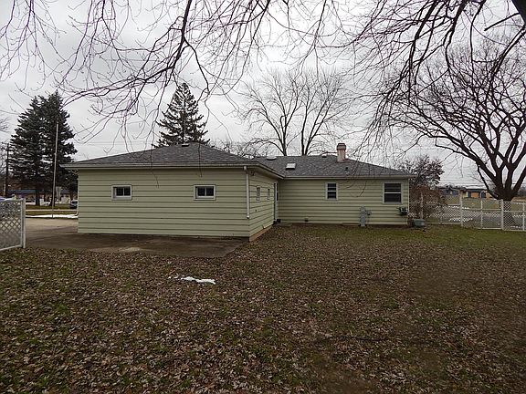 3rd image of 1400 Joliet St