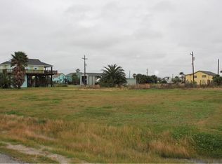 908 Meynig Dr, Crystal Beach, TX 77650