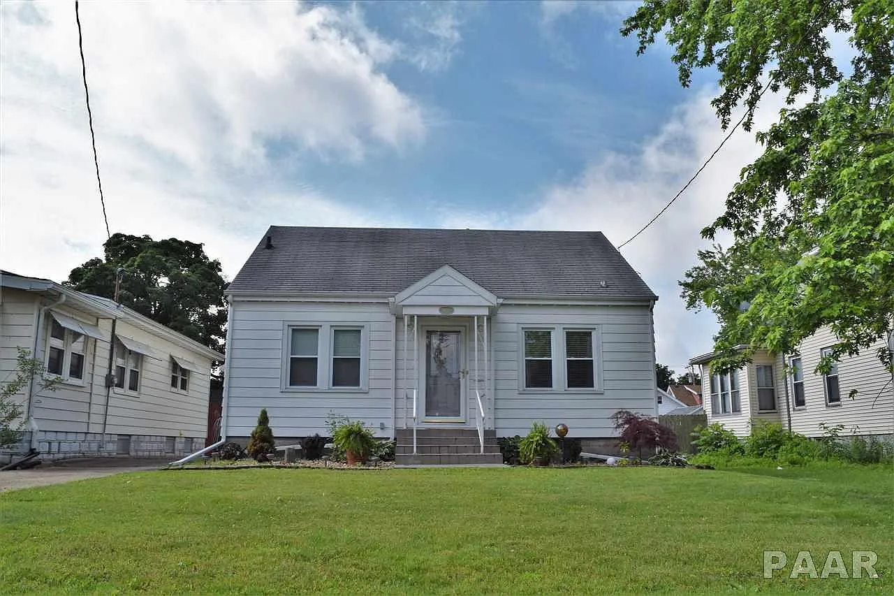 1928 W Clarke Ave photo 1