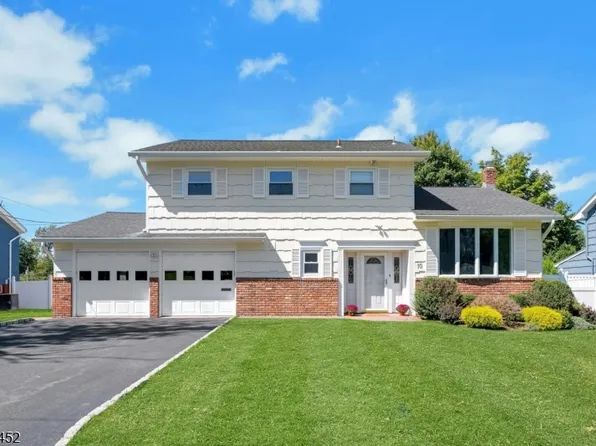 10 Klimback Ct, West Caldwell Twp., NJ 07006