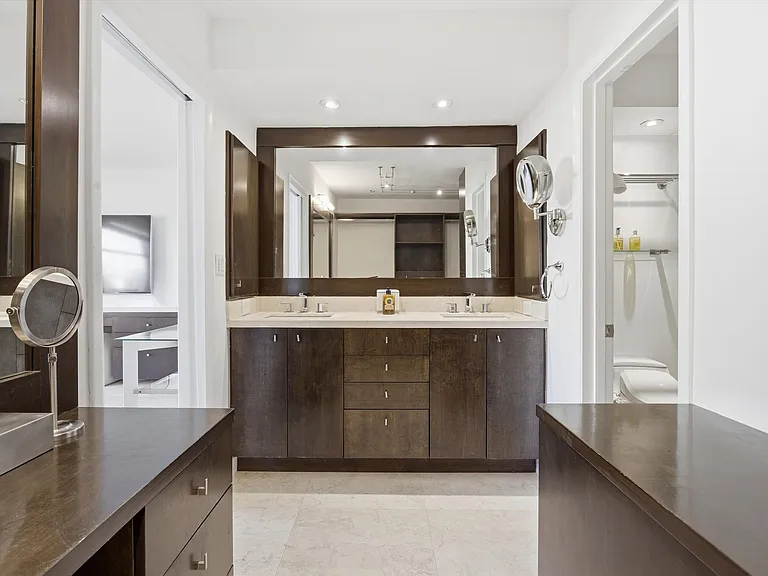 613 Ocean Dr #5D — Photo 9