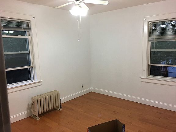 2nd image of 25915 Kensington Pl
