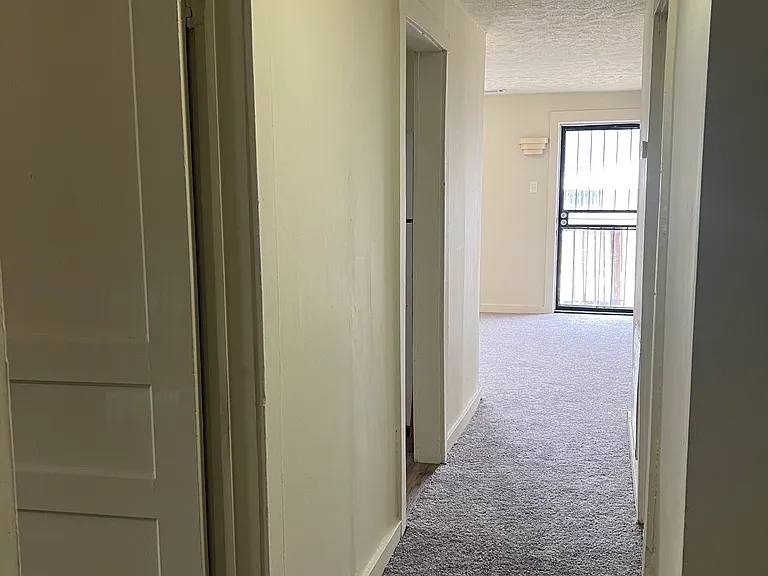 2411 Scovel St #A — Photo 3
