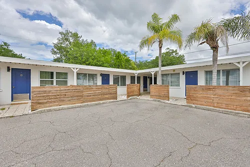 2035 Edgewater Dr Photo 1