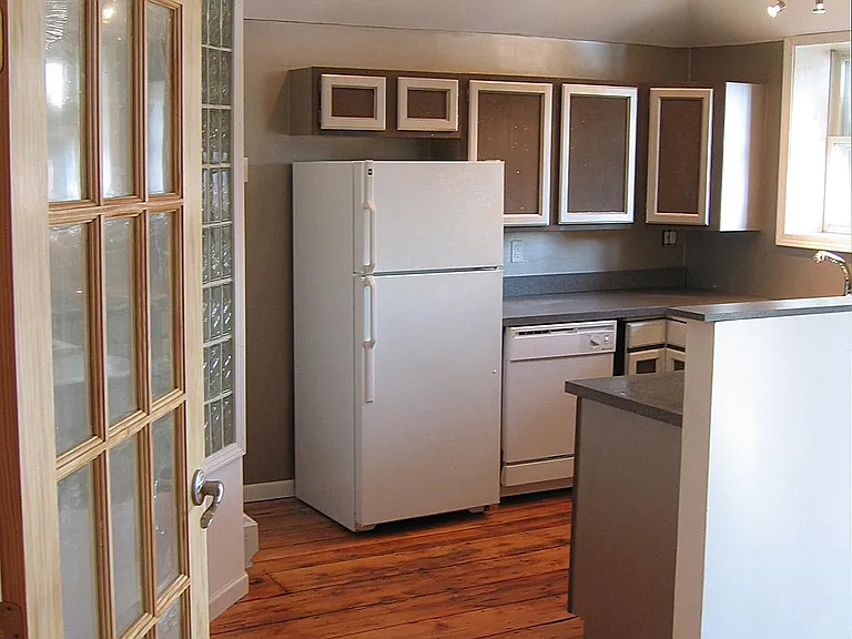 194 Front St #2R — Photo 3