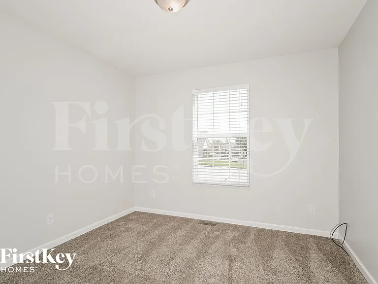 3891 Cambridge Crossing Dr — Photo 12