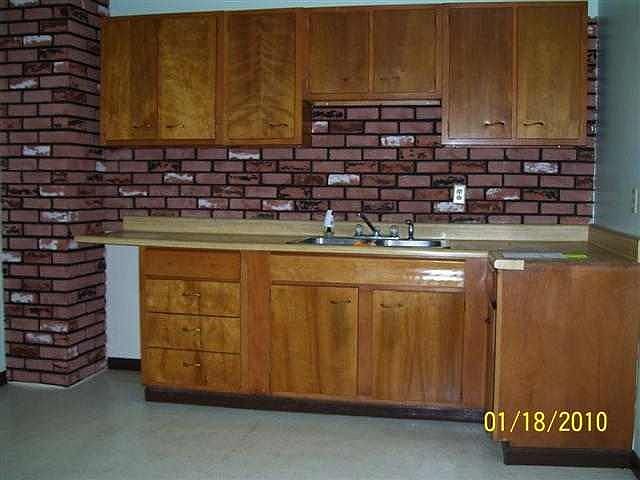 2nd image of 1120 S May Ave