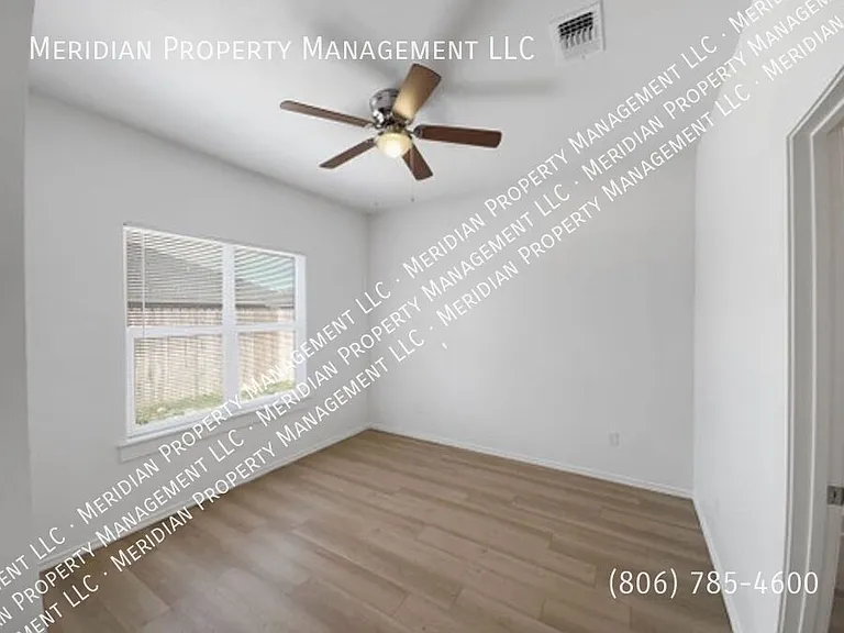 5537 Itasca St #B — Photo 20