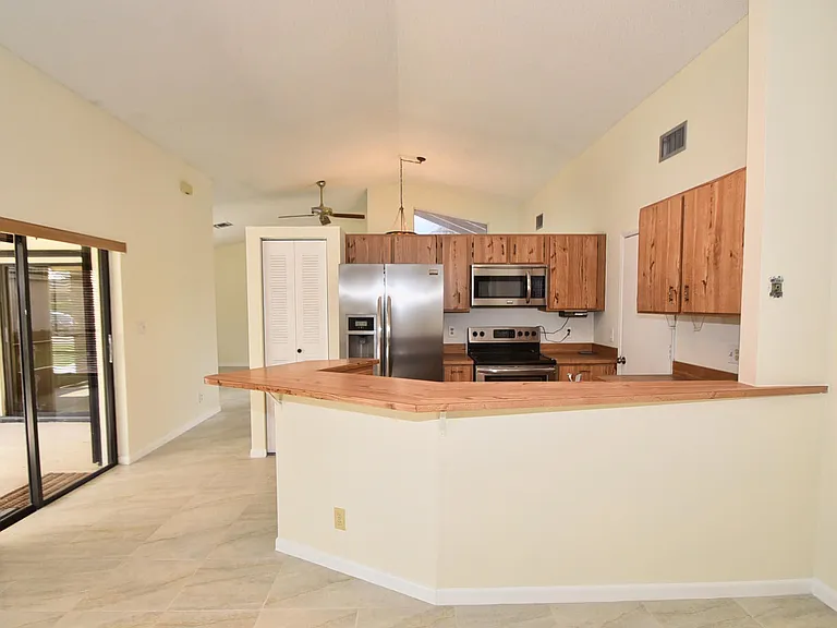 21518 Summertrace Cir — Photo 7