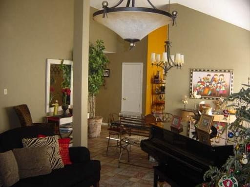 4th image of 2626 QUAIL KNOLL DR