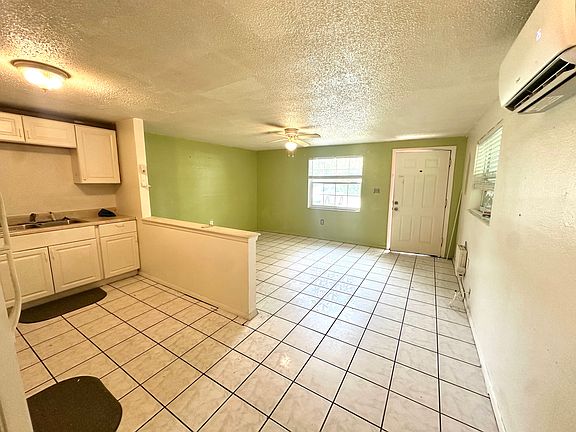 5th image of 10405 N 11th St APT A