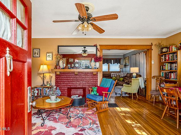 5th image of 4132 Parrakeet Ave