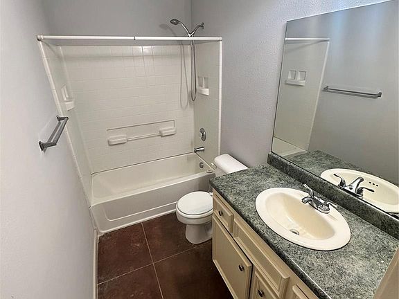 5th image of 104 Lindley St Unit A