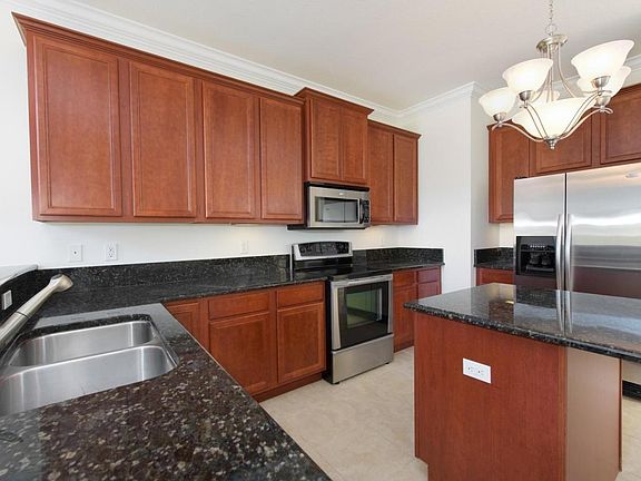 4th image of 1036 Steven Patrick Ave