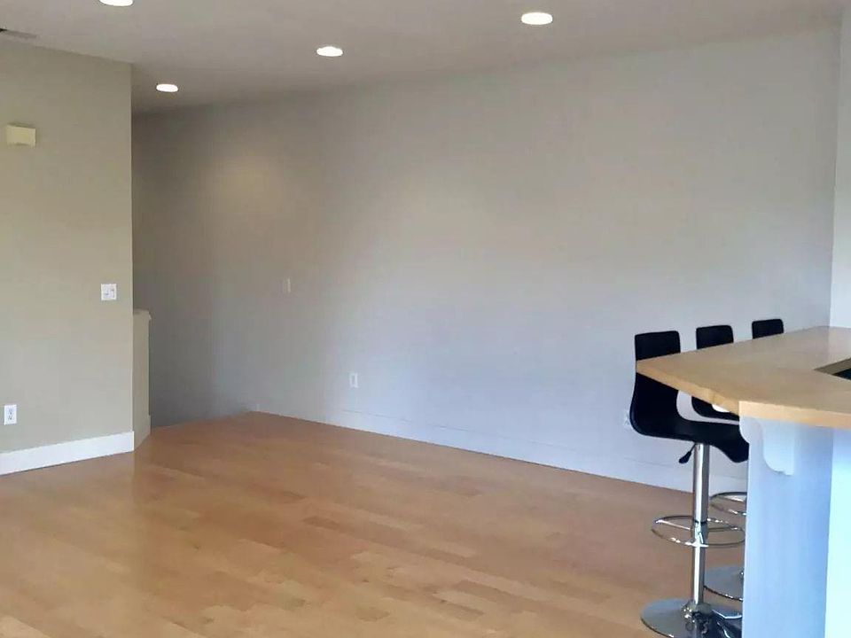 1st image of 2519 Baywood Way
