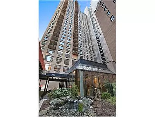 Rented by R New York | media 24