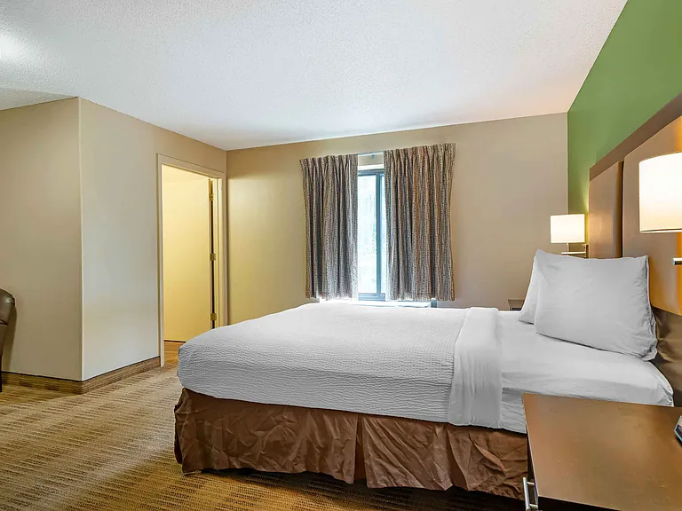 2 Bedroom Suite - 2 Queen Beds