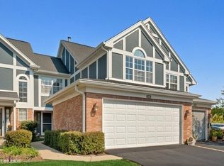 675 Kingsbridge Dr, Carol Stream, IL 60188