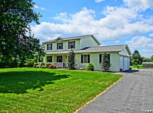 404 Crossroad School Rd, Carlisle, PA 17015