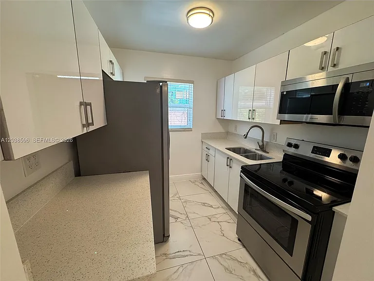 1767 NW 3rd Ave #6 — Photo 5