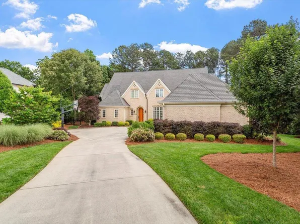 8904 Mildenhall Ct, Raleigh, NC 27615