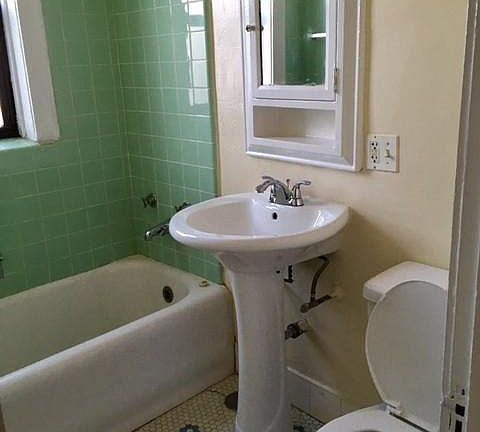 4th image of 4546 N Damen Ave #923