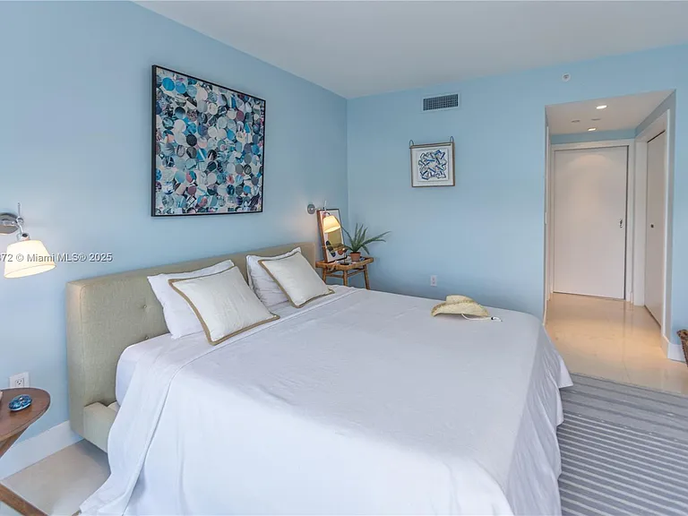 520 West Ave #1102 — Photo 32