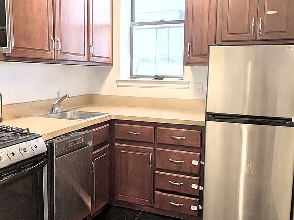 2nd image of 235 E 13th St #6I