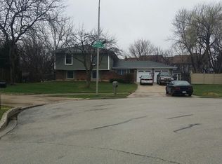 250 Durham Ln, Bloomingdale, IL