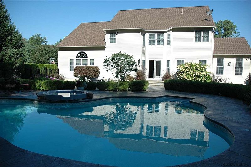 3rd image of 218 BELL Court