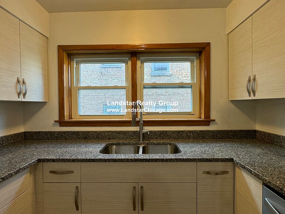 1st image of 4950 Greenwood St #3E
