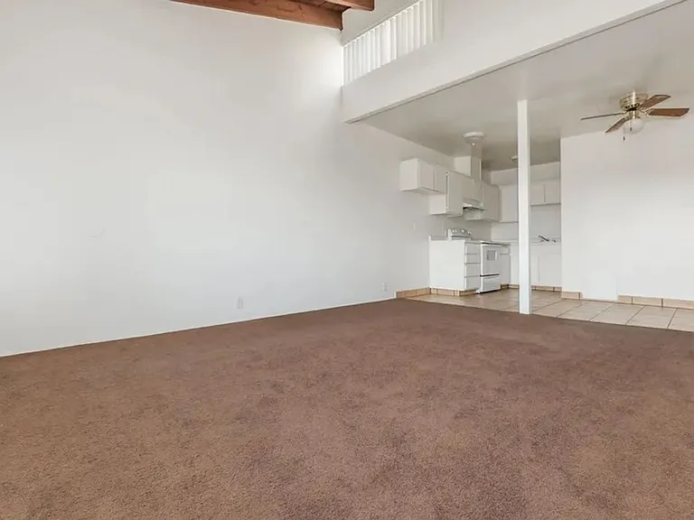 Pacific Terrace — Photo 38