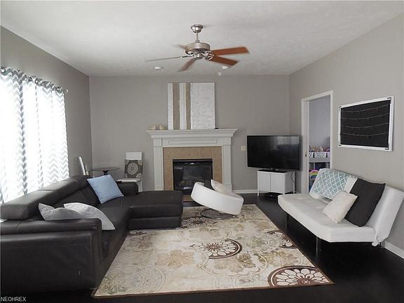 2nd image of 1591 Hannum Dr
