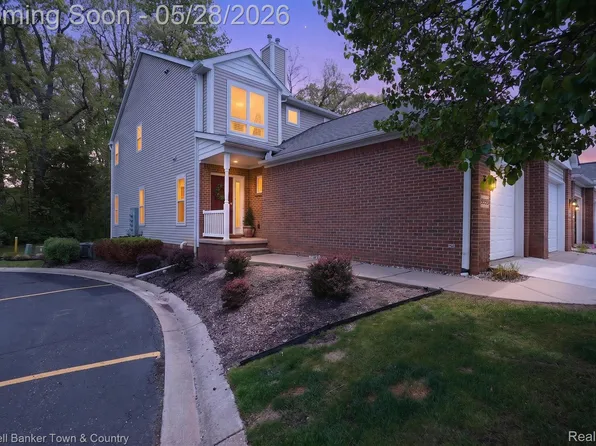 5551 Woodruff Shore Dr, Brighton, MI 48116