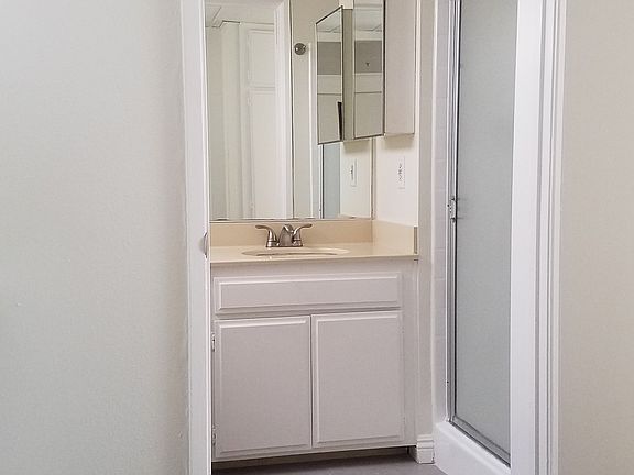 5th image of 11162 Camarillo St APT 102