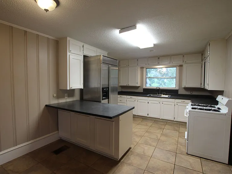 812 S Palmer Ave — Photo 7