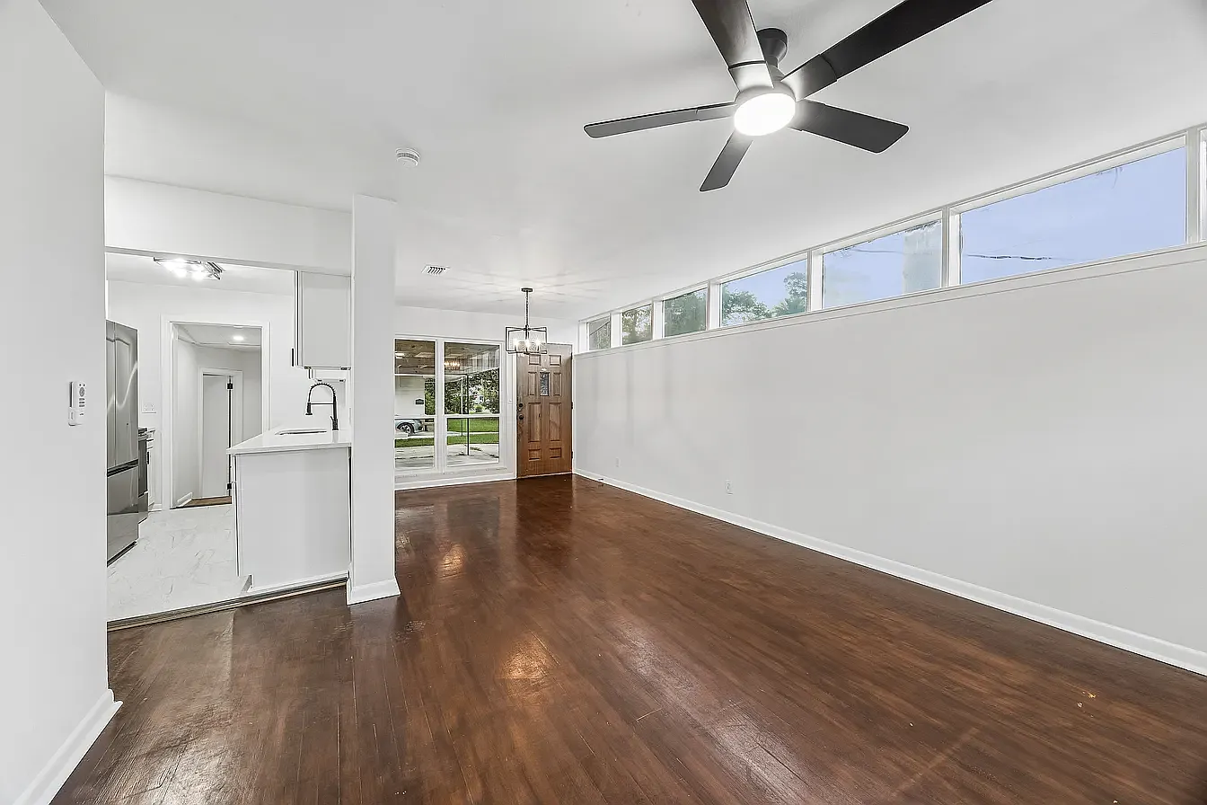 4 bed, 1325 sqft, $1,950 — Photo 4