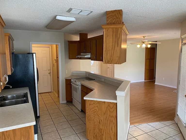 3908 Onaway Trl — Photo 4