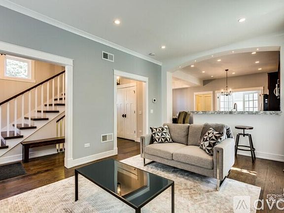 4th image of 2911 N Seeley Ave #Ch