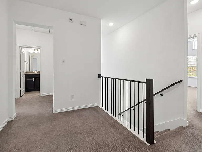 982 Mikaela Dr — Photo 18