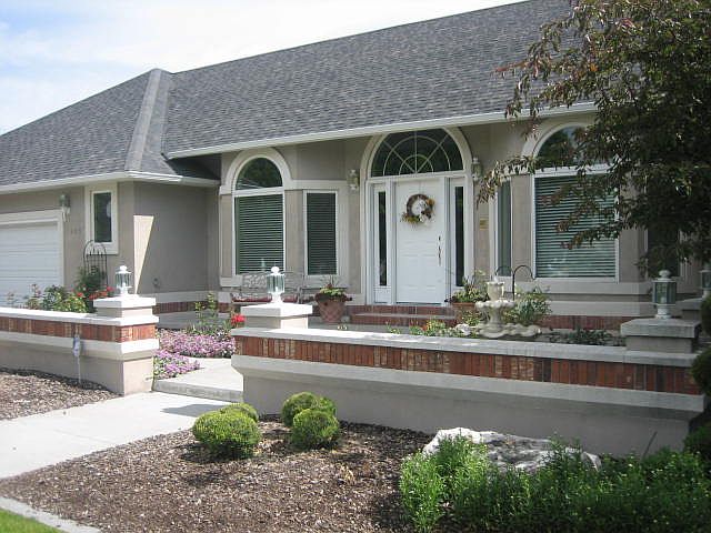 1st image of 329 Springwood Ln