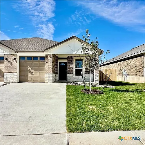 5209 White Rose Dr Photo 1