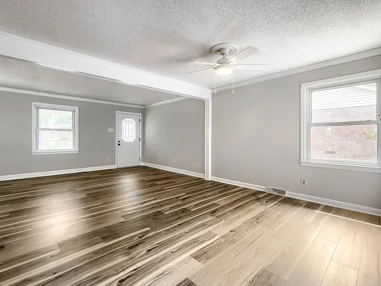 221 Eden Cir — Photo 13