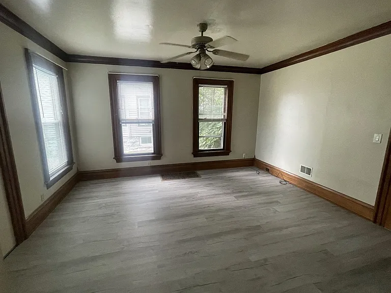 637 Franklin St — Photo 22